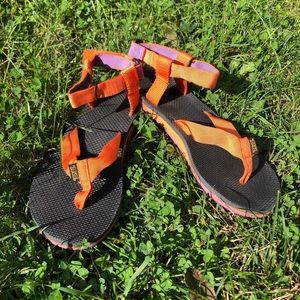 Teva thong sandles, orange and purple, sz 9.